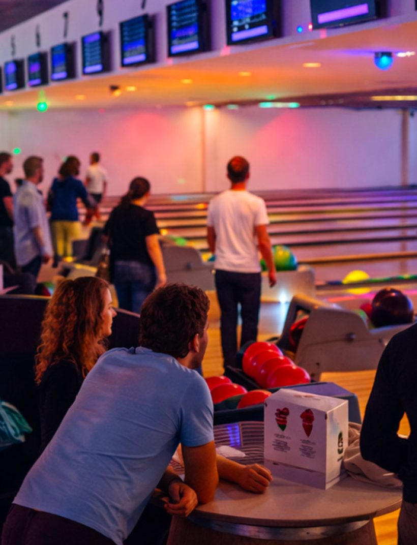 Boules de bowling et pistes - Complexe Bowling Toulouse Montaudran